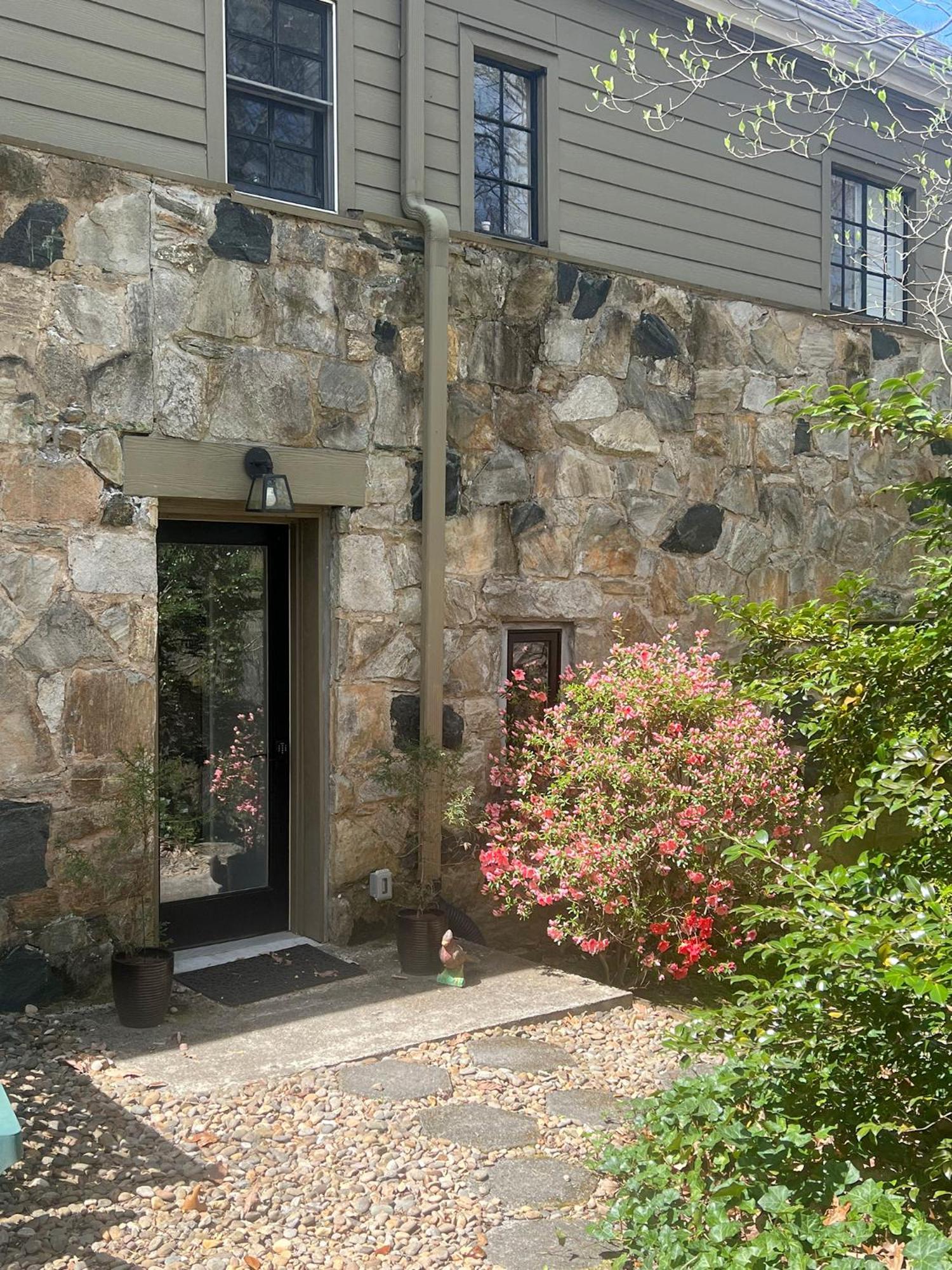 Studio Guest Suite In Forest Cottage Tryon Εξωτερικό φωτογραφία